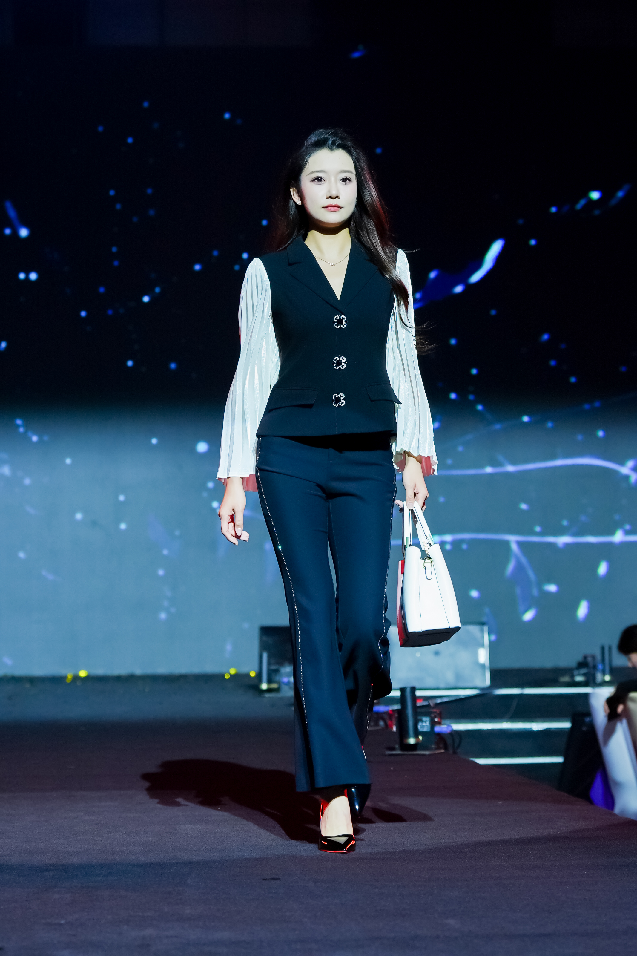 茹娣·茹姿2025女装风尚大秀: